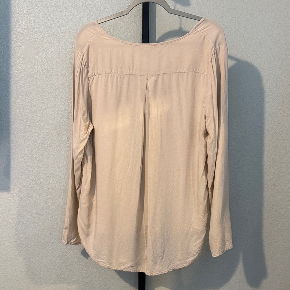 beachlunchlounge Beige pink Lace-Up Blouse - Picture 4 of 4